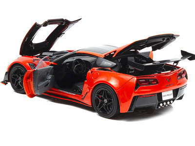 Chevrolet Corvette ZR1 2019 Sebring Orange Metallic IXO Models 1/18 Diecast Car