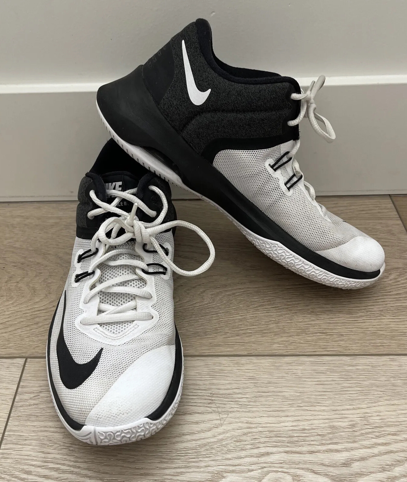 Nike Air Versatile II AA3819-002 White/Gray Running Basketball