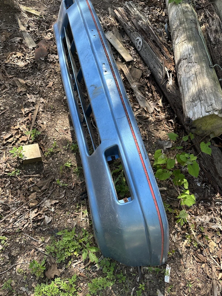 Conjunto de cubierta de parachoques delantero Summit Colt Mirage 89-92 OEM Foto 2 de 3