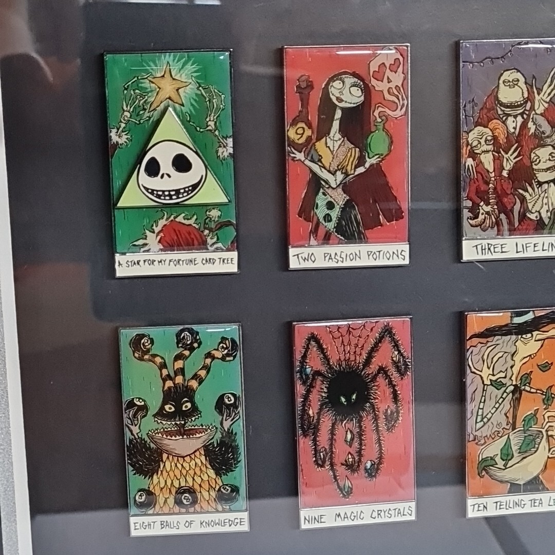 WDI Haunted Mansion Nightmare Christmas framed 14 pin TAROT CARD