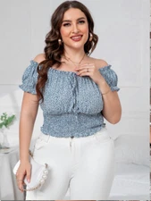 SHEIN Curve 1XL Blue White Dainty Floral Flower Cropped Short Sleeve Blouse