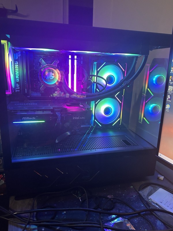 Intel ARC B580 12gb,amd Ryzen 5 8500g W/radoen 740m Graphics,16gb Ddr5,2tb Storg