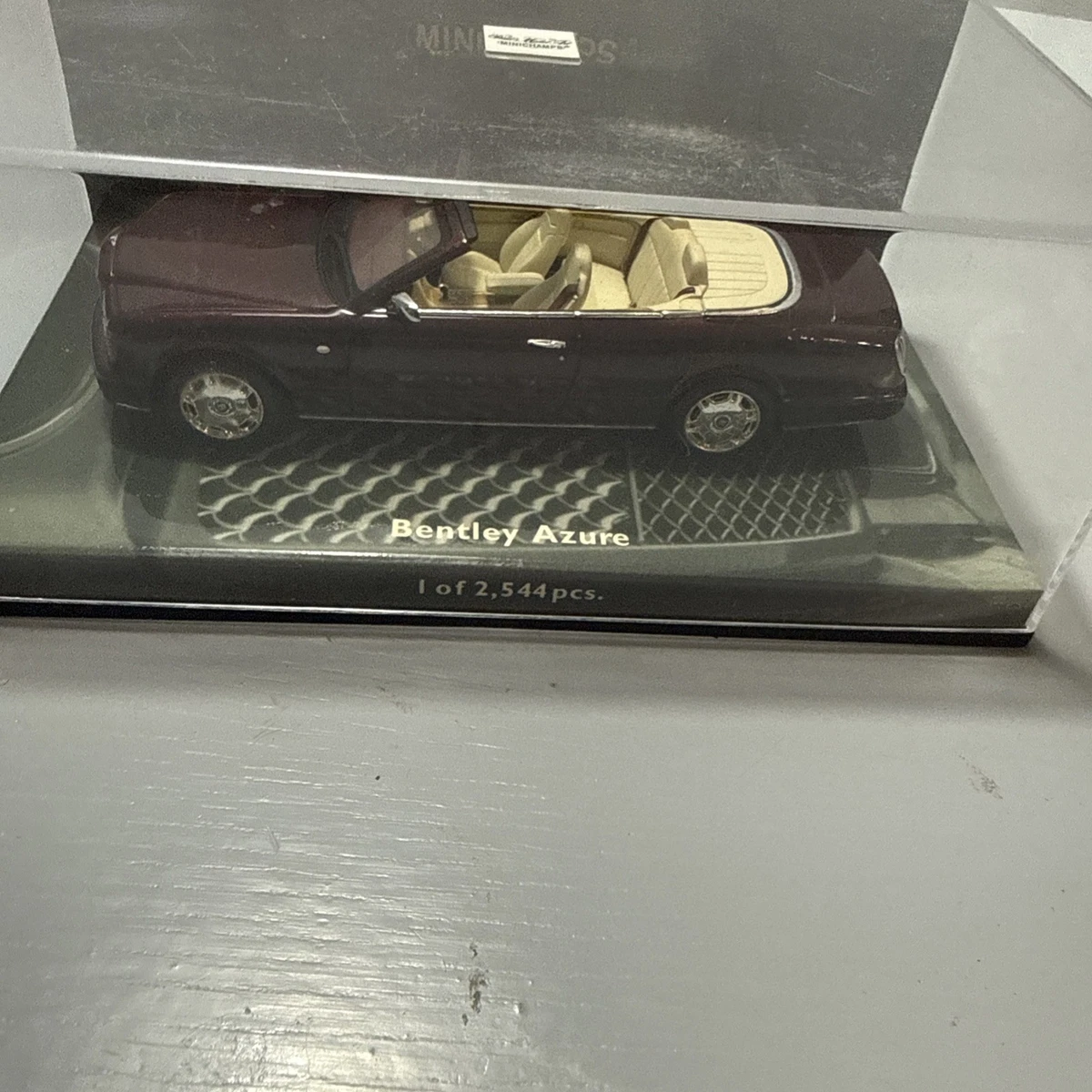 MINICHAMPS 1/18 BENTLEY Azure EUR 300,00 - FR