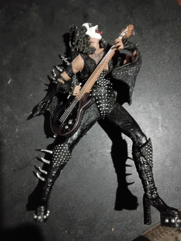 Kiss Alive Gene Simmons Demon MacFarlane Toys Action Figure/Doll.