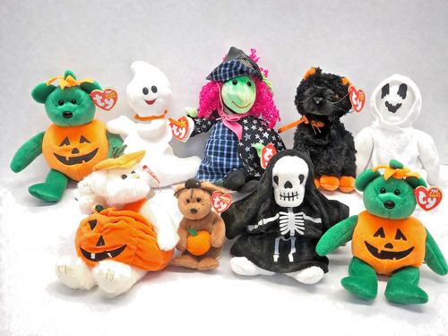 TY BEANIES HALLOWEEN 1995-2002 Retired They were displayed each Halloween.