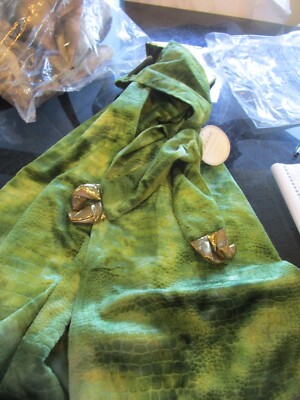 Pottery Barn Kids Halloween costume Lets play Dragon dress up cape 2 hands New