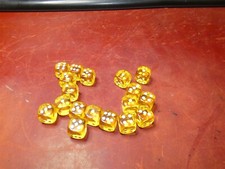 Warhammer: D6 x18 Dice Set: Translucent Yellow with White pips