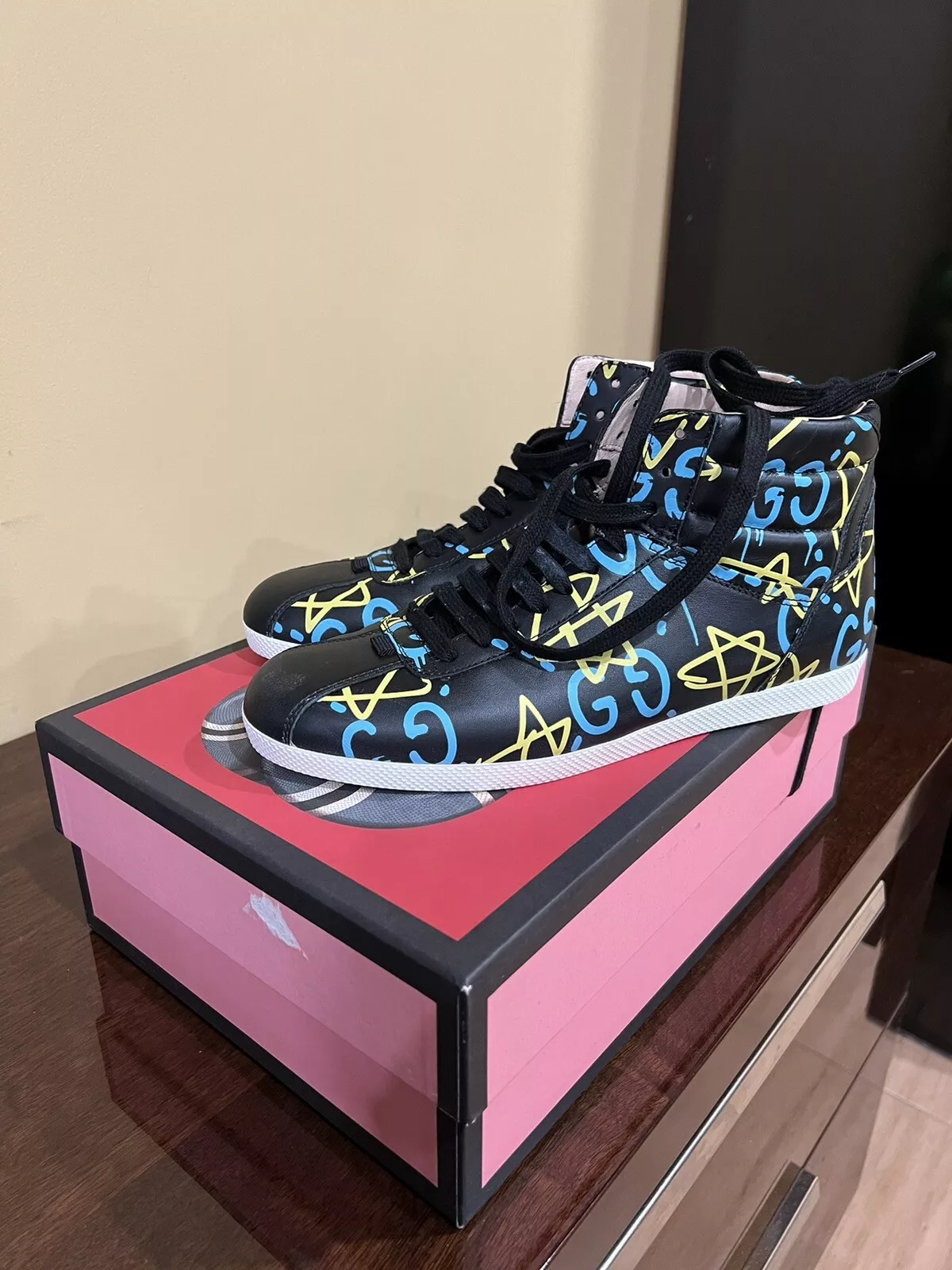 Baskets Gucci euro taille 38. Jamais porté !!!