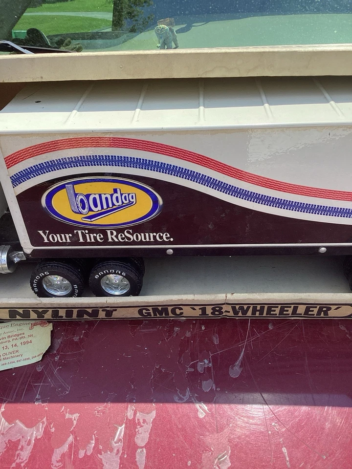 Vintage Nylint Bandag Transport GMC 18-Wheeler DieCast Semi Truck 911 Z - Image 3 of 4