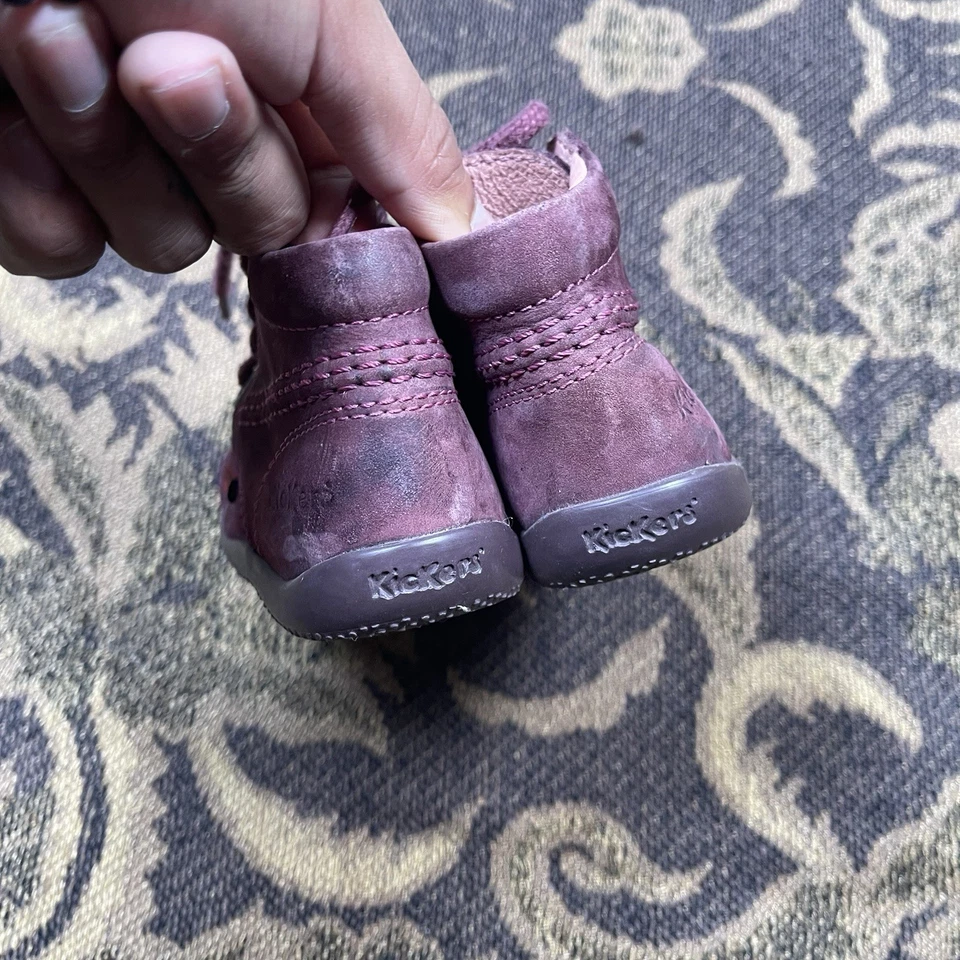 Kickers Botas de Cuero Zapatos Infantes Bebé Talla 6 Púrpura Foto 3 de 4
