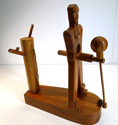 Vtg Hover Craft Perpetual Motion Toy GOLFER Wood Figurine HC-01 Folk Art golfing