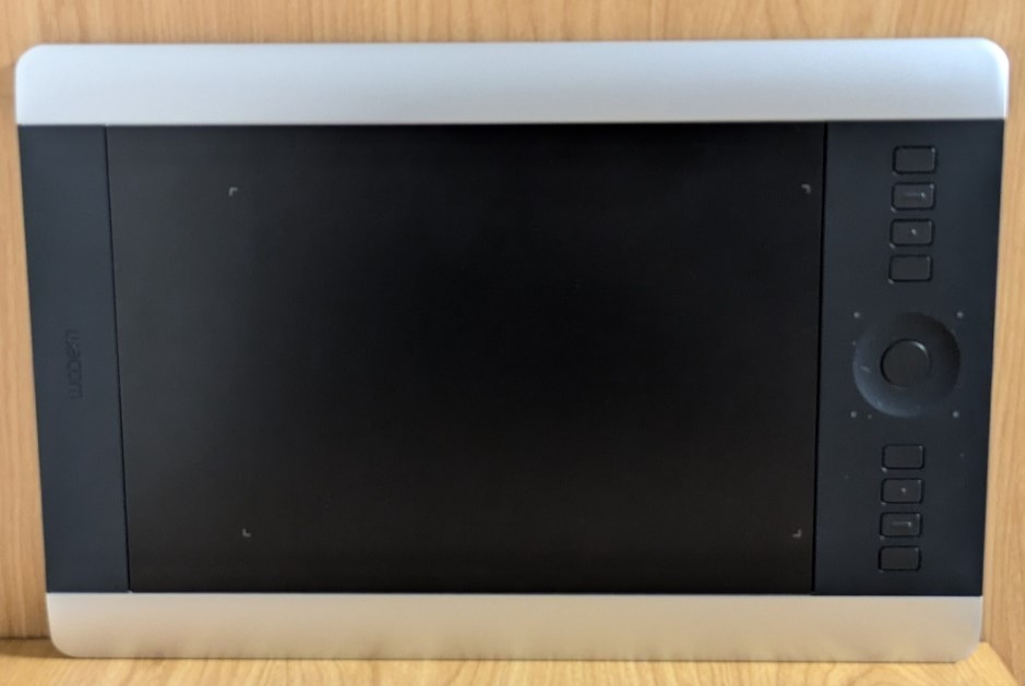 Wacom PTH-651 Intuos Pro Medium Creative Pen & Touch Tablet