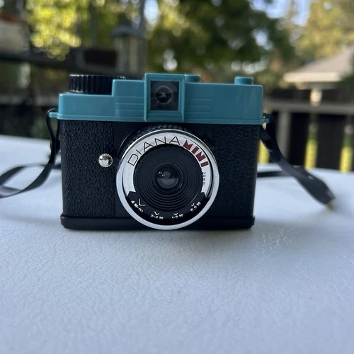 Lomography Diana Mini 35mm Point & Shoot Film Camera