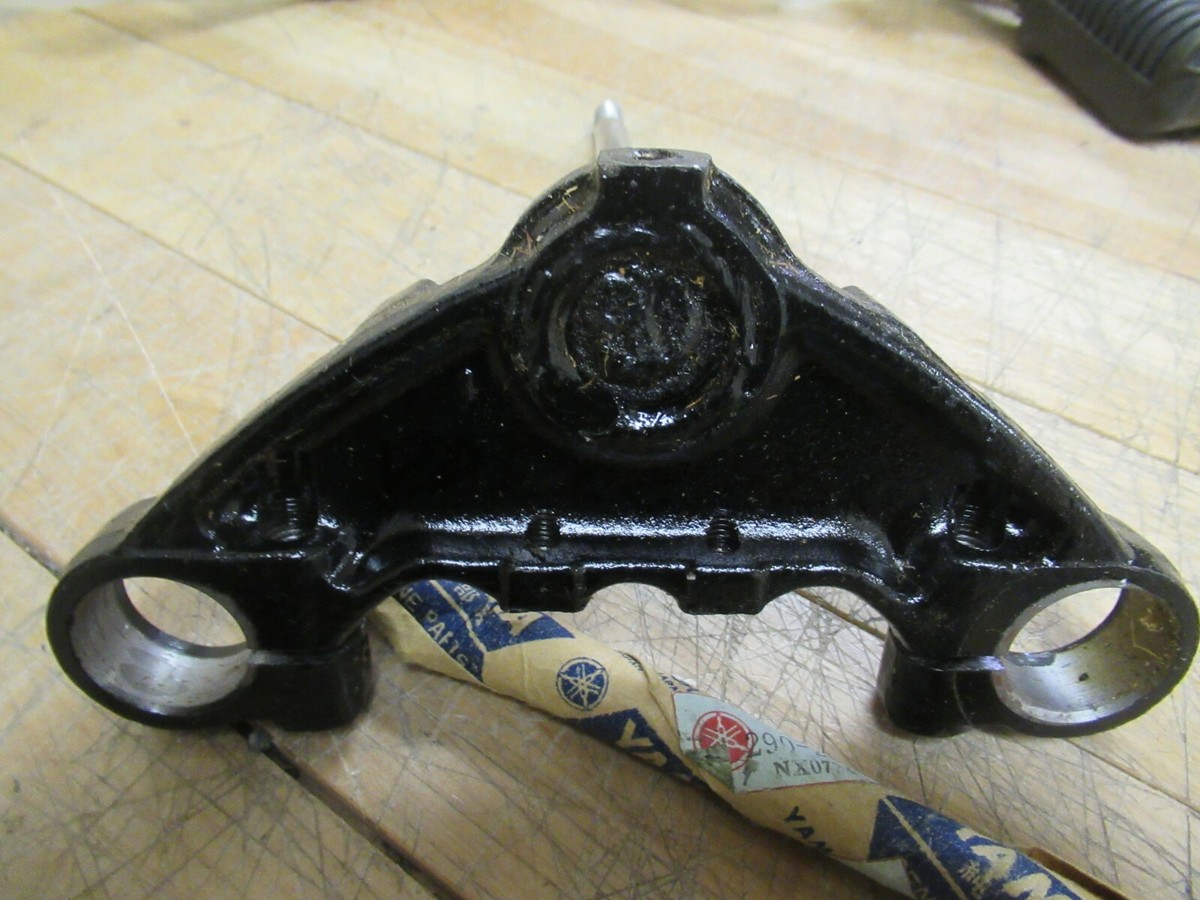 YAMAHA OEM - LOWER TRIPLE CLAMP - 1971 + 1972 JT1 JT2 JT2MX - 290