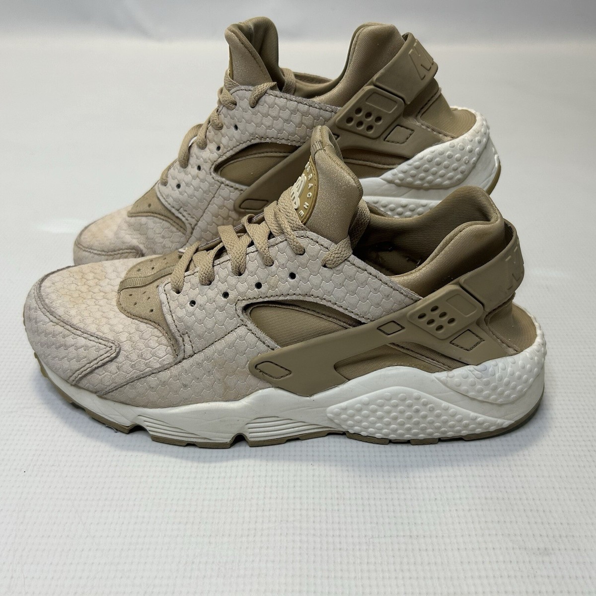 公式正規品!★Nike Air Huarache Nike Air Women's Huarache Run Snakeskin Sneakers Size 10