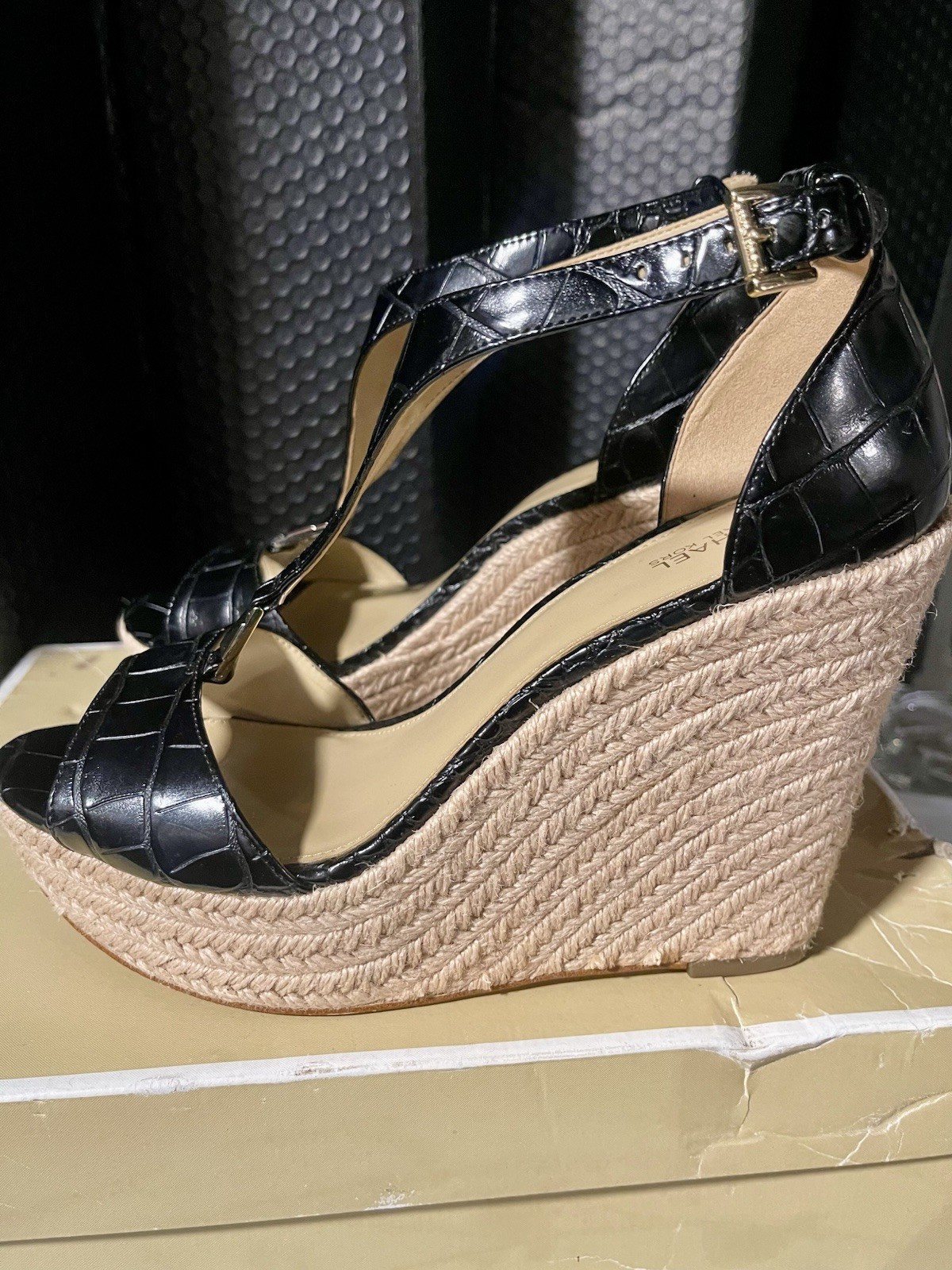Michael Kors Women's Black Croc Pattern Wedge Espadrille Sandals Ankle Strap 9.5 thumbnail 3