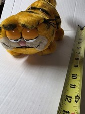 Vintage Dakin 9 Garfield Plush 1981