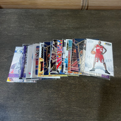 Panini LeBron James 18-Card Lot 2021-22 Inserts/Parallels Lakers/Cavs