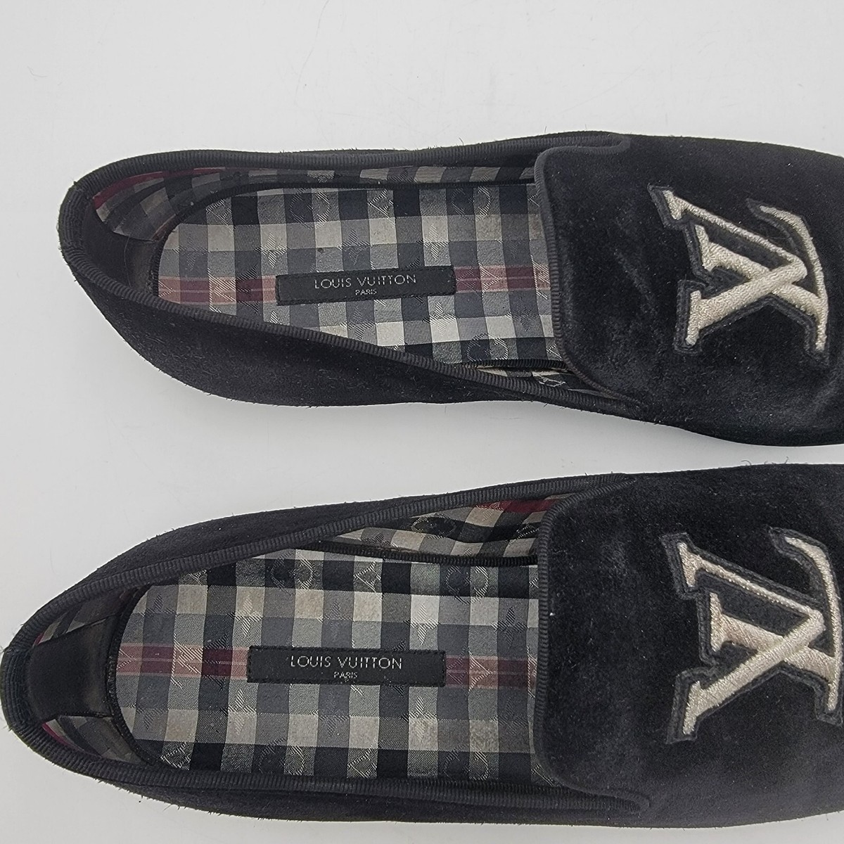 Authentic Louis Vuitton Men Black Suede Loafers LV 9 US 9.5  display picture 2