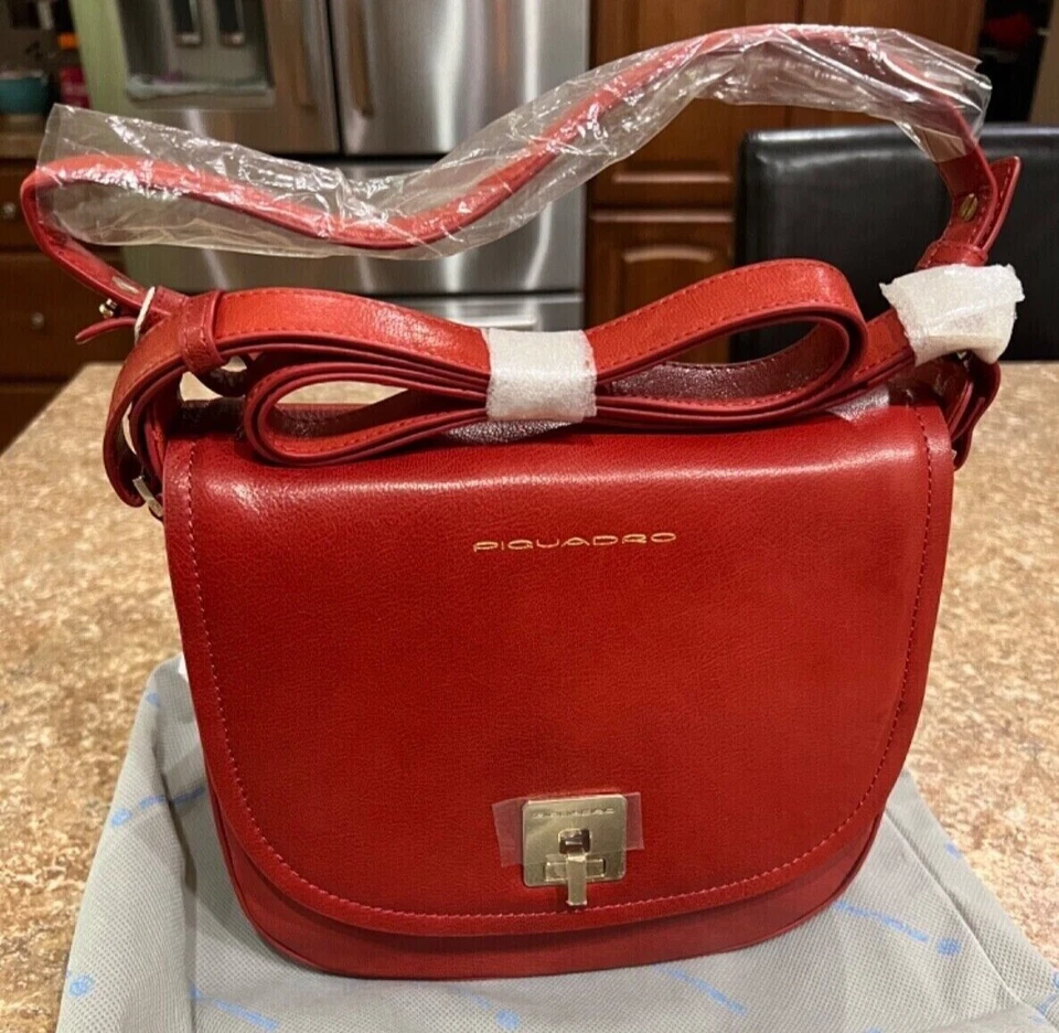 PIQUADRO Rojo Italiano Cuero Monedero Bolso Bolsillo Bolso Bandolera NUEVO CON ETIQUETAS BD4631X10/R Foto 2 de 4