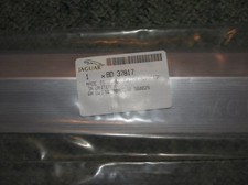 Jaguar XJ6 & XJ12 Series 1/2/3 Saloon NOS Genuine Front L/H Tread Plate -BD37817