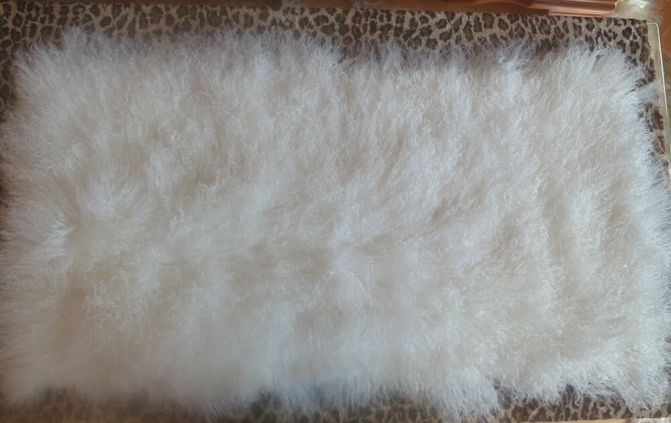 Long Hair Tibetan Mongolian Sheepskin Fur Area Rugs Blanket Carpet Mat 43"x21.6" - Image 2 of 4