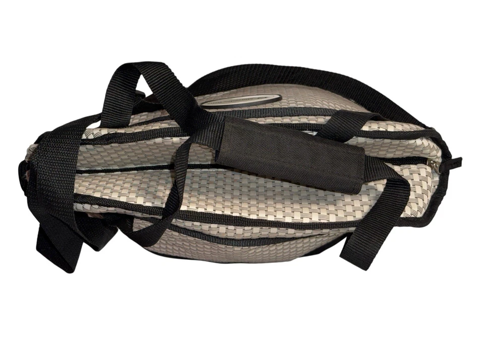 BOLSO PLEGABLE REFRIGERADOR AISLADO MARCA MERCEDES BENZ TEJIDO NEGRO/BLANCO ~ USADO UNA VEZ? Foto 3 de 4