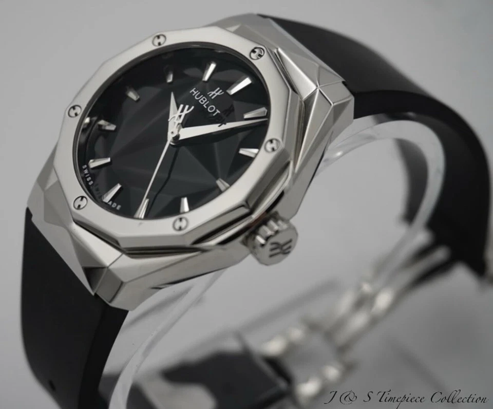 Hublot Classic Fusion Orlinski Titanium 40MM 550.NS.1800.RX.ORL19 US$ 12,6K - Imagem 3 de 4