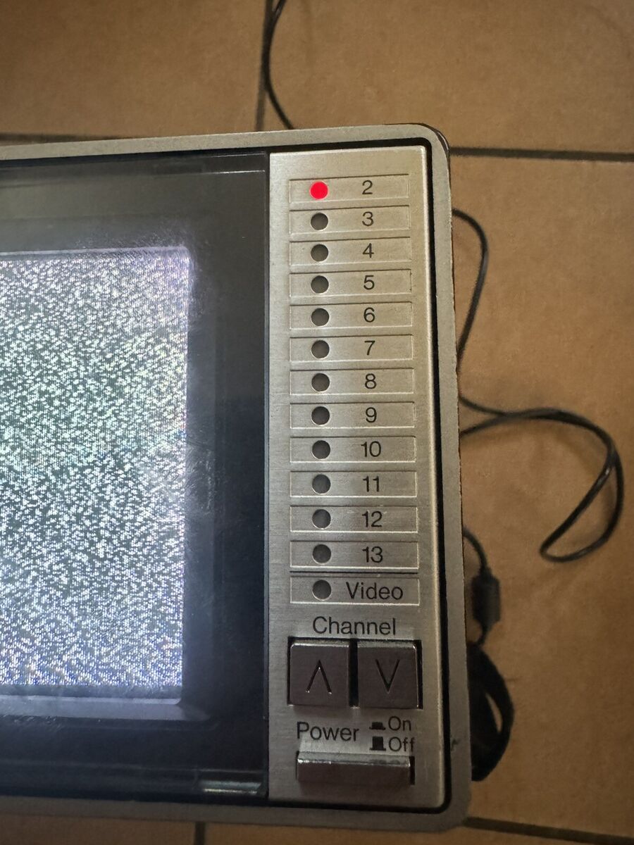 Vintage 1984 SHARP Analog Portable Color TV Model 5H12 Made Vintage 1984 SHARP Analog Portable Color TV Model 5H12 Made
