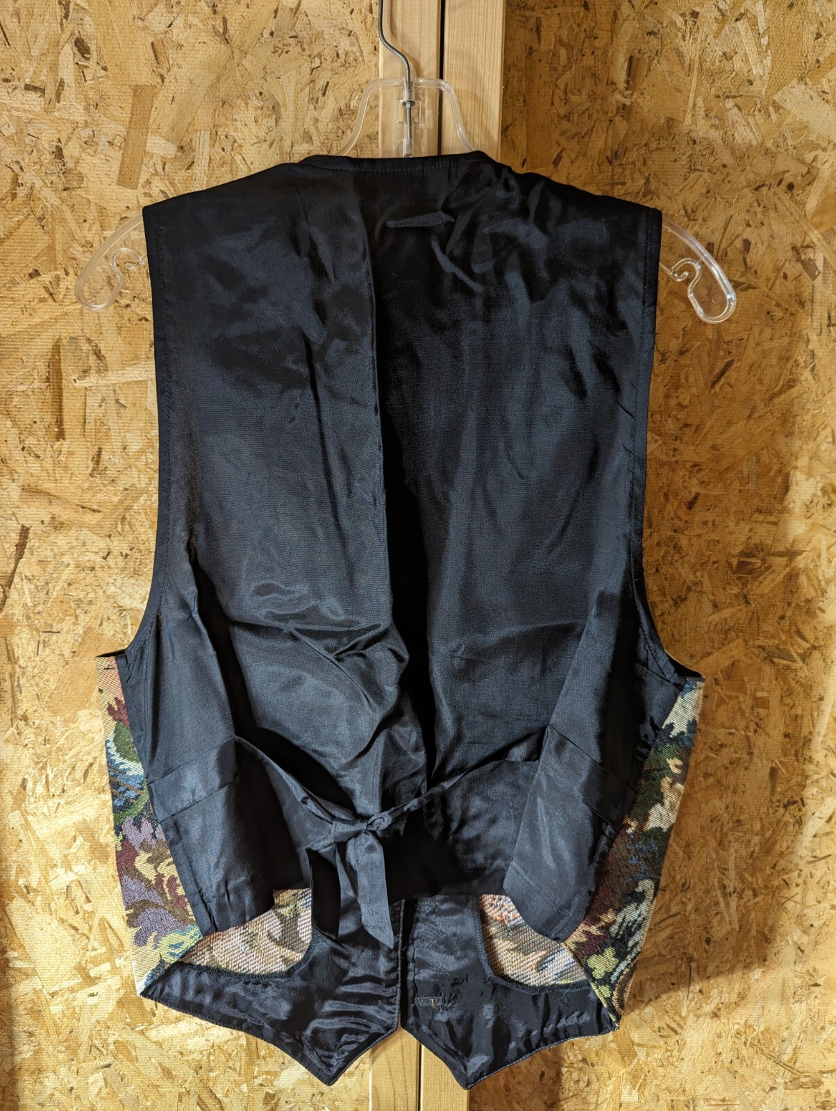 Wrapper ladies medium size polyester blend vest - image 3