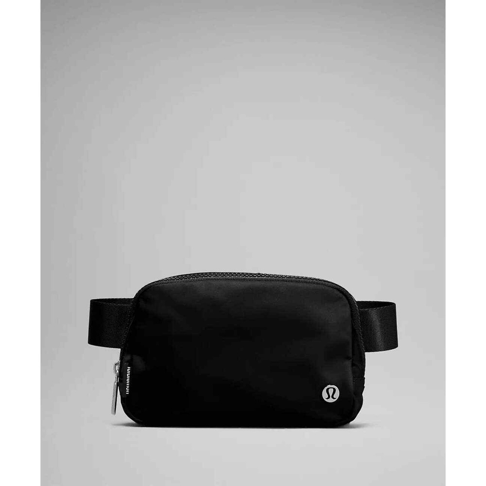 Lululemon Everywhere Belt Bag in Black One Size