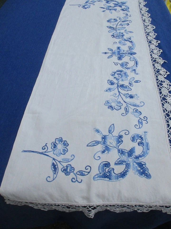Dessus de cheminée N°16 ou de meuble lin dentelles broderies bleues lin - Photo 3/4