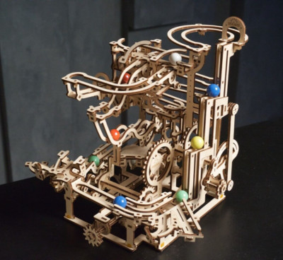 UGEARS MURMELBAHN MIT STUFENWINDE  Bausatz Mechanisches 3D Holzpuzzle Holzmodell