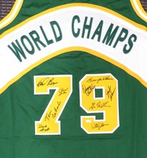 1978-79 NBA Champs Sonics Auto Green Jersey 9 Sigs Fred Brown, Lenny Wilkens MCS