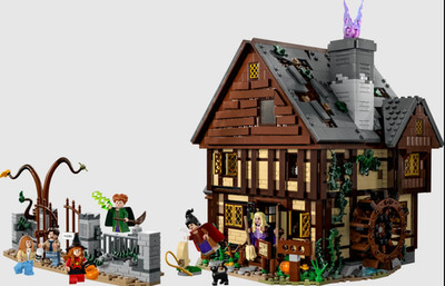 Disney Hocus: Pocus 21341-PCS-2316 The Sanderson Sisters' Cottage Building Set