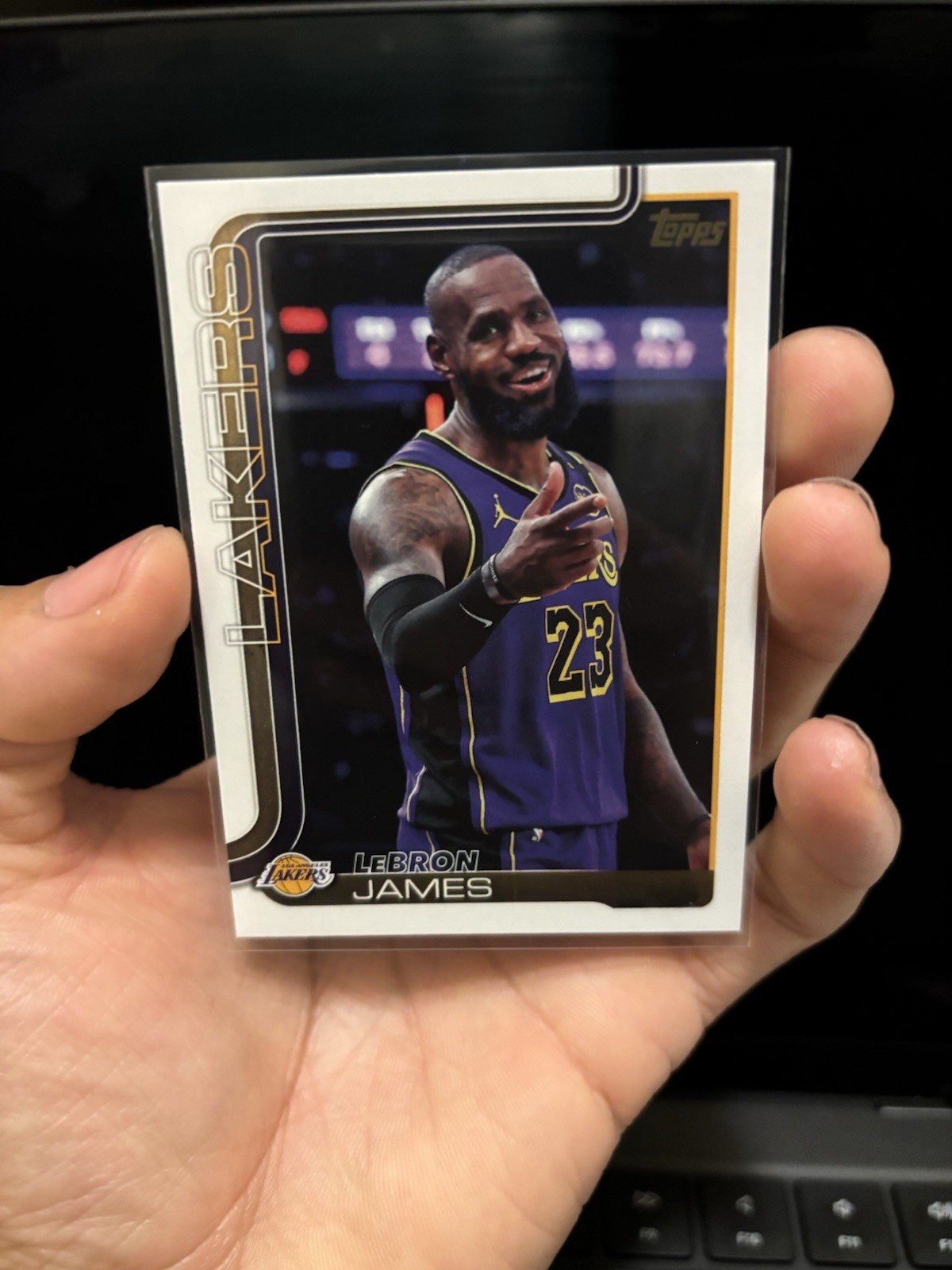 Topps Flagship 2025-26 LeBron James Golden Mirror  SSP #150