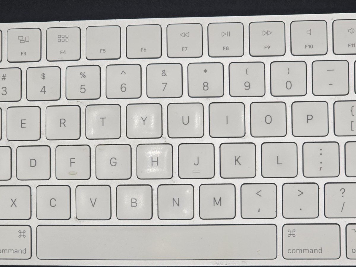 GR A APPLE MAGIC KEYBOARD w/ NUMERIC KEYPAD (SPACE GRAY) LIGHTNING