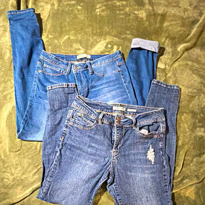 Size 11/30 YMI Women s Skinny Jeans Blue Medium Wash Stretch Distressed 5-Pocket