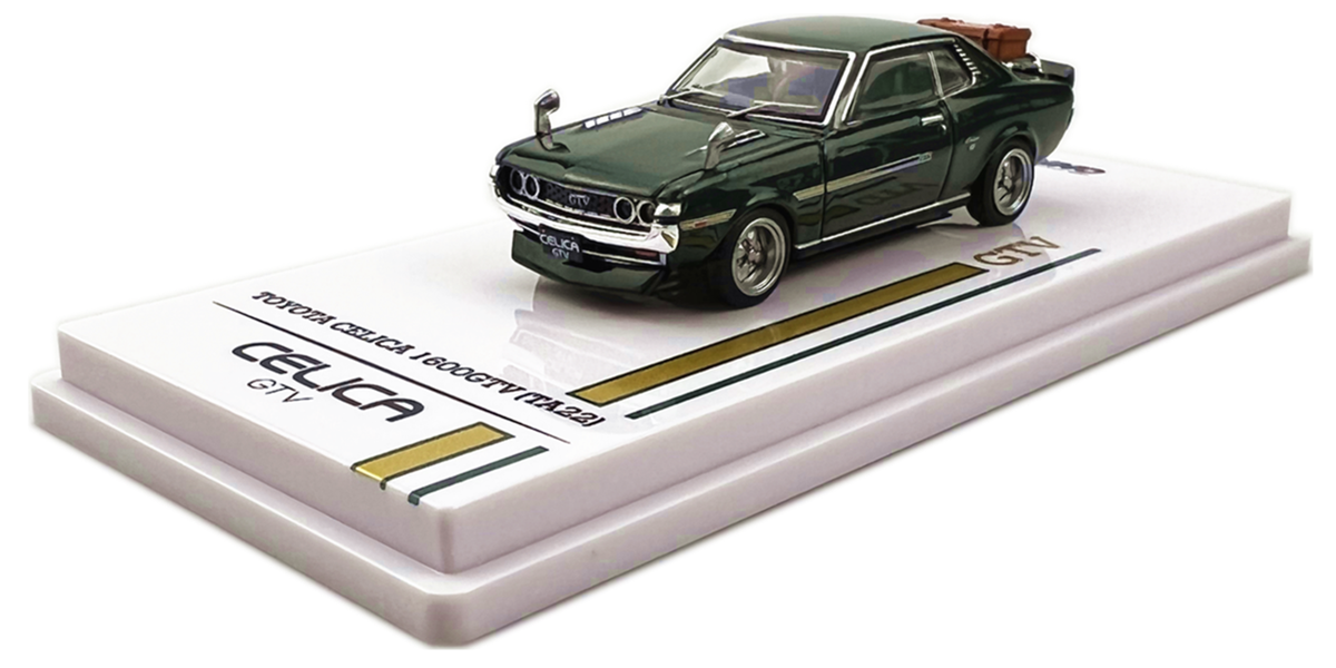 INNO64 1:64 Toyota Celica 1600GTV TA22 with Luggage (Green INNO64 1:64 Toyota Celica 1600GTV TA22 with Luggage (Green
