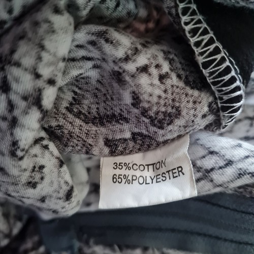 Women's size 14 'INDIKAH' Gorgeous snakeprint pants with black side trim - EUC - Picture 6 of 6