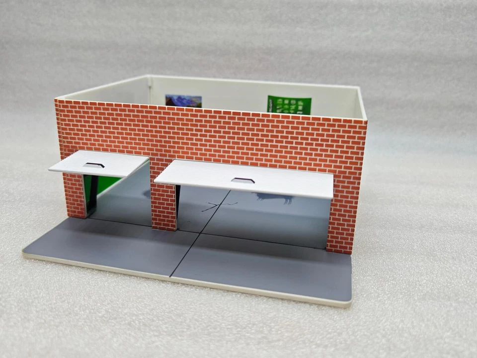 Greenlight 1:64 Mechanic's Corner Weekend Workshop Man Cave Car Scene - Image 3 of 4