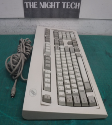 古*)様 IBM Model M Clicky メカニカルキーボード USB接続 魅惑のレトロ・キーボード「IBM Model M」をビジネスにした男 | WIRED.jp