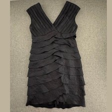 Adrianna Papell Elegant Tiered Cocktail Dress Black Sleeveless V-Neck Zipper 6