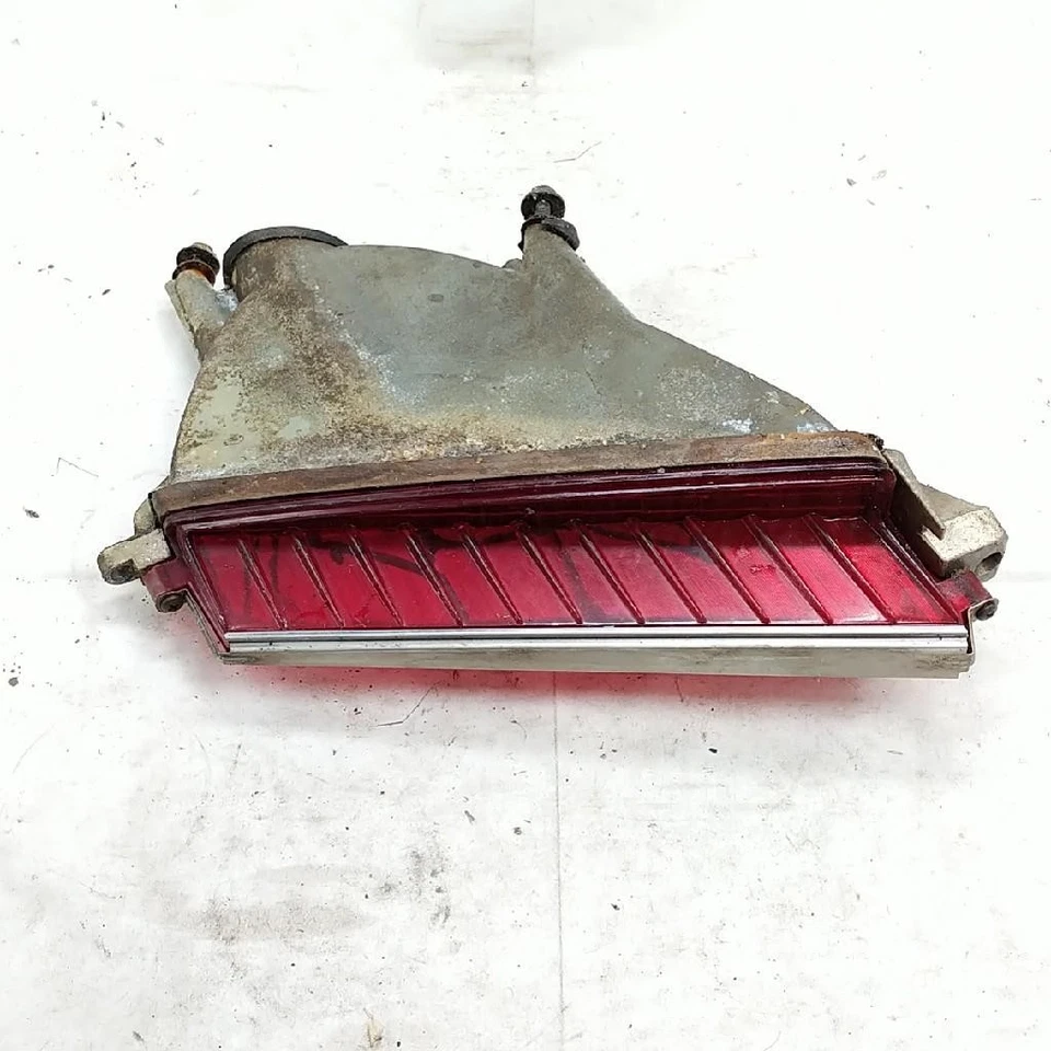 Cadillac 5958354 1967 Eldorado RH Red Rear Tail Light Assembly Used w hardware - Image 3 of 4
