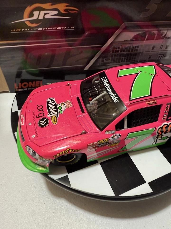 Danica Patrick #7 GoDaddy PINK 2012 1/24 Nascar Diecast - Image 4 of 4