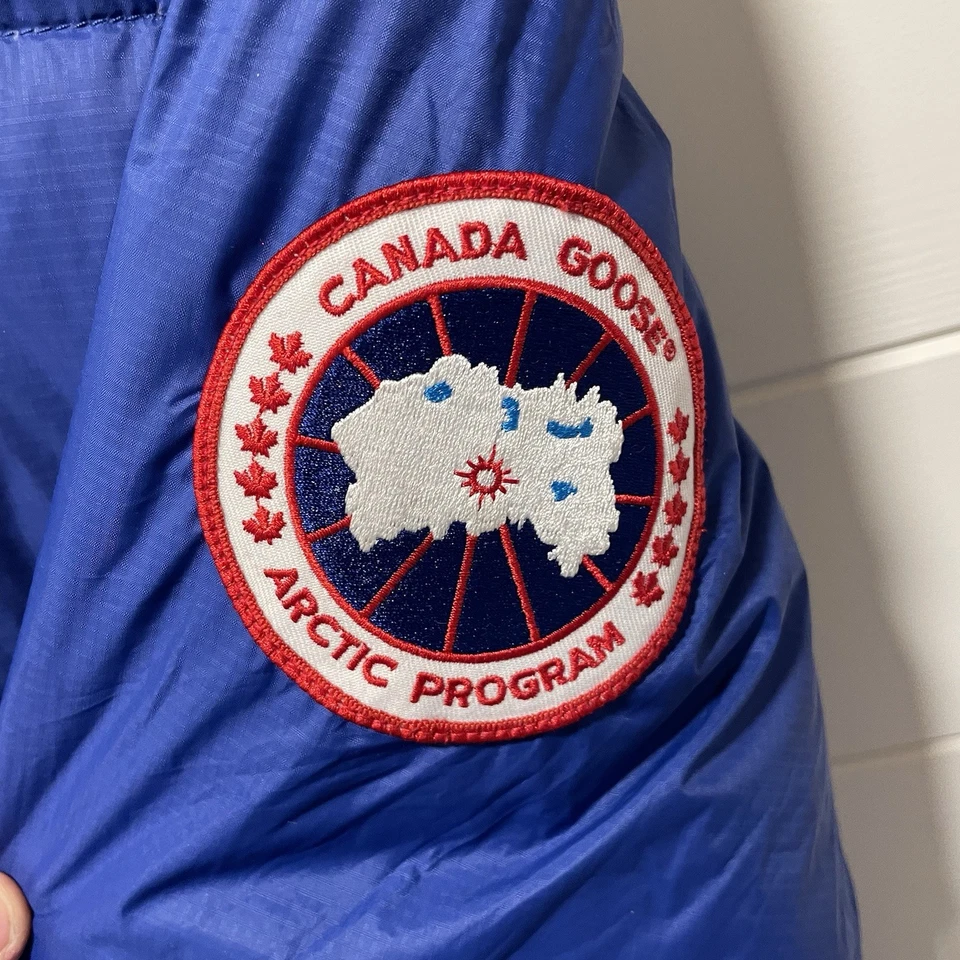 Chaqueta acolchada azul Pacífico para mujer Canada Goose Approach abrigo softshell M 2078L Foto 3 de 4