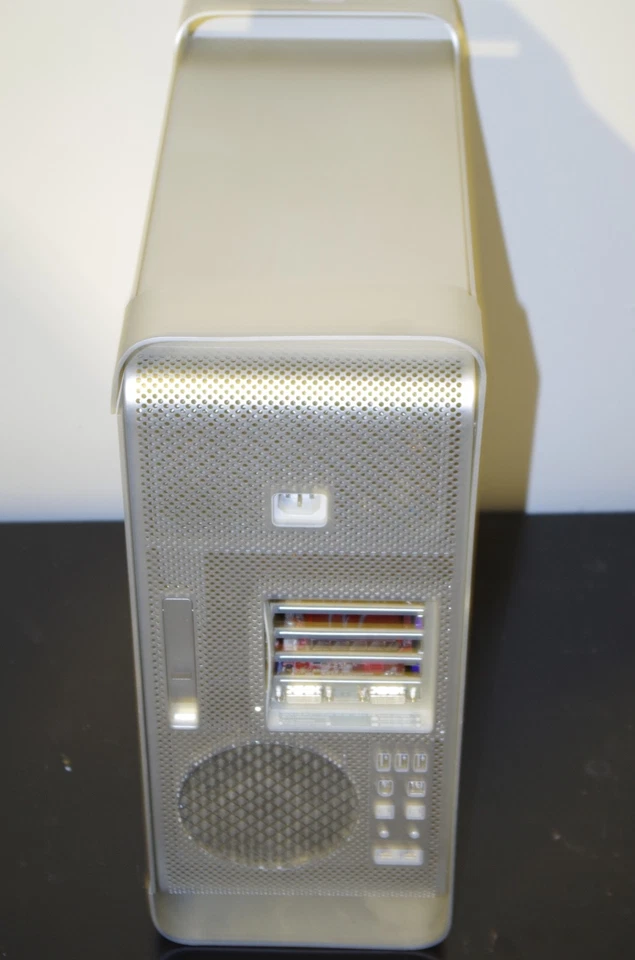 Apple Mac Pro (A1186), 2 GB RAM, 2 x 2,66 GHz Dual-Core Intel Xeon - Bild 2 von 4