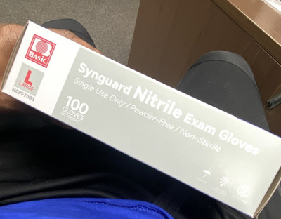 Basic Synguard Nitrile Exam Gloves Large Powder-Free 100 Count NGPF7003