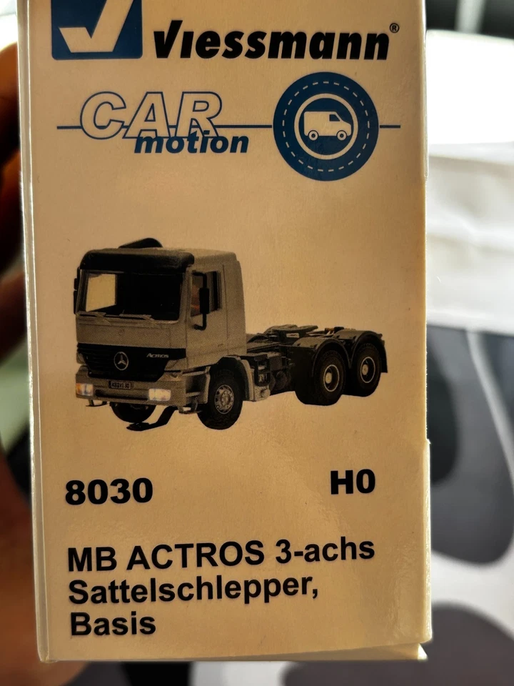 Viessmann H0 8030 MB Actros Sattelschlepper 3-achsig / Funktionsmodell - Bild 2 von 3