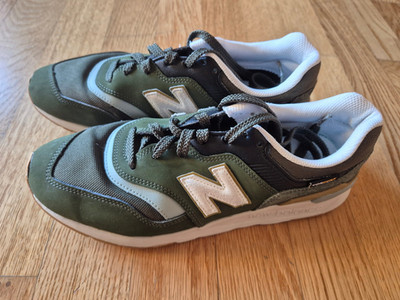 New Balance Sneaker, Modell 997H, dunkelgrün, Gr.42